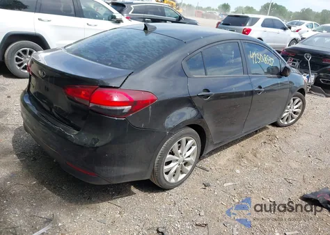 2018 Kia Forte Lx z USA, uszkodzony, nr VIN 3KPFL4A75JE186244